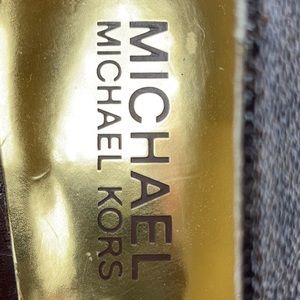 Michael Kors sz 8 heels w/ Ankle Strap & Crystal clasp in a gorgeous Blush Pink